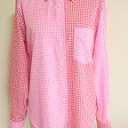 作品ピンクと赤の袖タブ付きチェックシャツ １