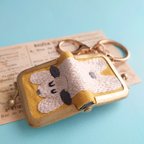 作品【手刺繍】犬のリングケースキーホルダー　すやすや