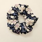 作品和柄のシュシュ     桜　-scrunchie-