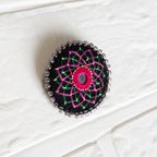 作品ミラーワークの刺繍ブローチ【リネンBK】