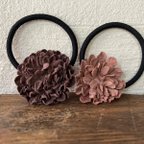 作品【 m様ご予約品】革花のヘアゴム 2点