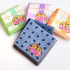 作品福豆さん刺繍ハンカチ　〜ラブラブ〜