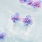 作品紫陽花のシンプルピアス♡手染めシルク /パープルグラデーション　 母の日　ギフト　つまみ細工　和小物　フォーマル　パーティ　結婚式　透け感　あじさい　雨　透明感　グラデーション　贈り物　浴衣