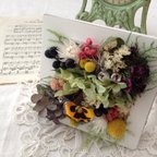 作品フレームの中の花図鑑