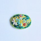 作品ビーズで飾った小さなお花の刺繍ブローチ【botanical】#254