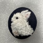 作品ふわもふ刺繍ブローチ　白ウサギ