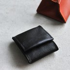 作品《刻印無料》Square Coin Case 本革スクエアコインケース　(小銭入れ／エチケット収納）