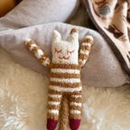 作品棒針編みの編みぐるみ　柔らかい　癒し系 のんびり　ゆったり　ネコちゃん