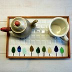 作品　ステンドグラスとタイルのカフェトレイ　森　