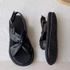 作品夏の新しい カジュアル サンダルの柔らかい底の透かし彫り靴
