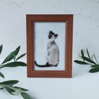 作品見上げるシャム猫の羊毛画