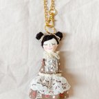 作品ドールチャーム【お団子ヘアの水玉お洋服】doll charm