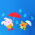 作品壁面飾り　６月　雨の中で遊ぶ動物たち☂️