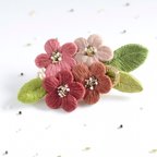 作品お花の刺繍ヘアクリップ　ベイクドカラー4色