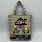 作品アップリケと羊毛刺繍のトートバッグ　(キノコB)