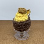 作品モンブランのカップケーキブローチ