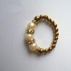作品💍６月の誕生石💍魅せられる光沢💍アコヤ本真珠(パール）とゴールドコーティングヘマタイトの指輪