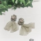 作品ビジューの花とリボンタッセルピアス