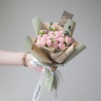 作品【枯れない花束/枯れない愛】ハンドメイド  花束 かぎ針編み ローゼ バラ薔薇 ピンク 6本「あなたに夢中」24朶