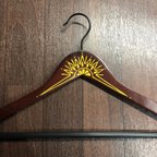 作品Wooden hanger with pinstripes like sunshine　木製ハンガー