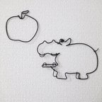 作品りんごを食べたいカバ　ワイヤークラフト