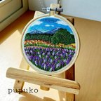 作品花畑の刺繍絵画(枠付)