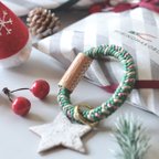 作品クリスマス限定カラー・コロッとまん丸いカラフルなキーホルダー「本革とパラコードと真鍮」・無料ラッピング