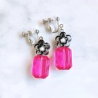 作品BLACK ×PINK アクリルフラーイヤリング・ピアス