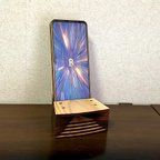 作品木製スマホスタンドスピーカー 充電コネクタをつけたまま使える 南三陸杉で音が柔らか 