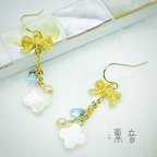 作品お花としずくのリボンピアス