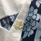 作品刺繍半衿　水面の蛙