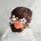 作品水引細工・鶴の羽と林檎の花の和装ヘアアクセ　着物ヘアアクセサリー　髪飾り　タイトシニヨン　シニヨンヘア　成人式　結婚式　白無垢　卒業式　振袖　袴　着物　水引　水引アレンジ　