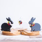 作品【特別な首飾り】ウサギの木製スマホスタンド