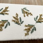 作品ミモザ刺繍のファブリックパネル