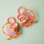 作品【ピアス・イヤリング】Butterflower Carrot Orange 花アクセサリー スパンコール オレンジ 推しカラー