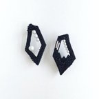 作品【オーダー分】刺繍とスワロフスキービーズのイヤリング