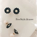 作品〜black.sunflower〜小さな黒向日葵のパールキャッチピアス