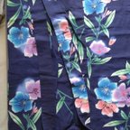 作品浴衣ジレ　紺地に青と紫の花　袖なし羽織　　Yukata gilet blue and purple flowers on dark blue background Haori without slee