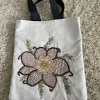 作品花の手刺繍バッグ
