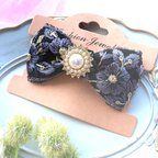 作品ブラック と グレー の花柄 インド刺繍 リボン の 飾り付きポニーフック