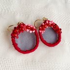 作品オーガンジーの刺繍ピアス