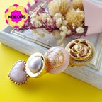 作品【ピンクビジューボタンとピンクボタン４連ヘアクリップ】ハンドメイドアクセサリー ハンドメイドヘアクリップ ボタンヘアクリップ+++KOLORS+++