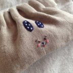 作品お花とうさぎ 刺繍バネポーチ