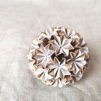 作品𝚗𝚎𝚠 * Kusudama * 折り紙 くす玉（S）白 × クラフト紙　シンプル ナチュラル ホワイト  飾り 