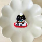 作品猫の刺繍ブローチ『発表会の黒猫さん』
