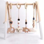 作品【プレイジムおもちゃ】出産祝い ベビージム 木製　モンテッソーリ　出産祝い