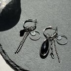 作品silver×black アレンジピアス　チャーム付け替え　アシンメトリー　大ぶり　フープピアス　