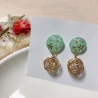 作品ミントグリーン×ゴールド×パール/レジンピアス