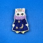 作品冬の夜の女王　冬の猫刺繍ブローチ