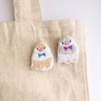 作品【手刺繍】ころんと文鳥さんブローチ